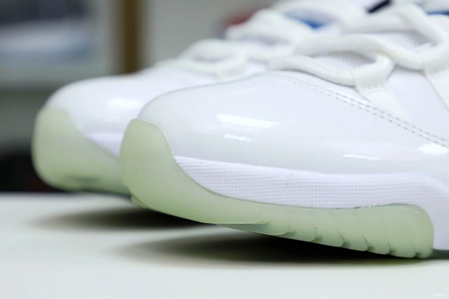 BLUE AIR LOW RETRO LEGEND 11 JORDAN 1004